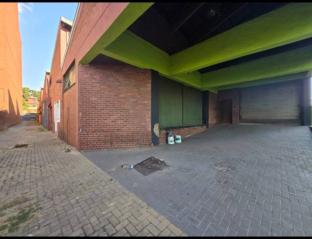 2,249M² WAREHOUSE FOR SALE IN PRETORIA CENTRAL